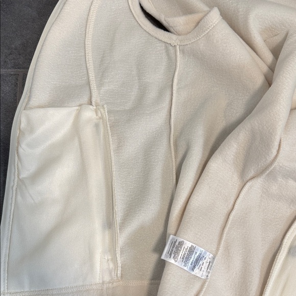 Columbia Women's Cream Fleece Vest - Picture 8 of 11